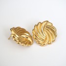 Swirl studs thumbnail