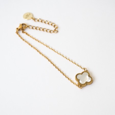 Armbånd med hvit kløver